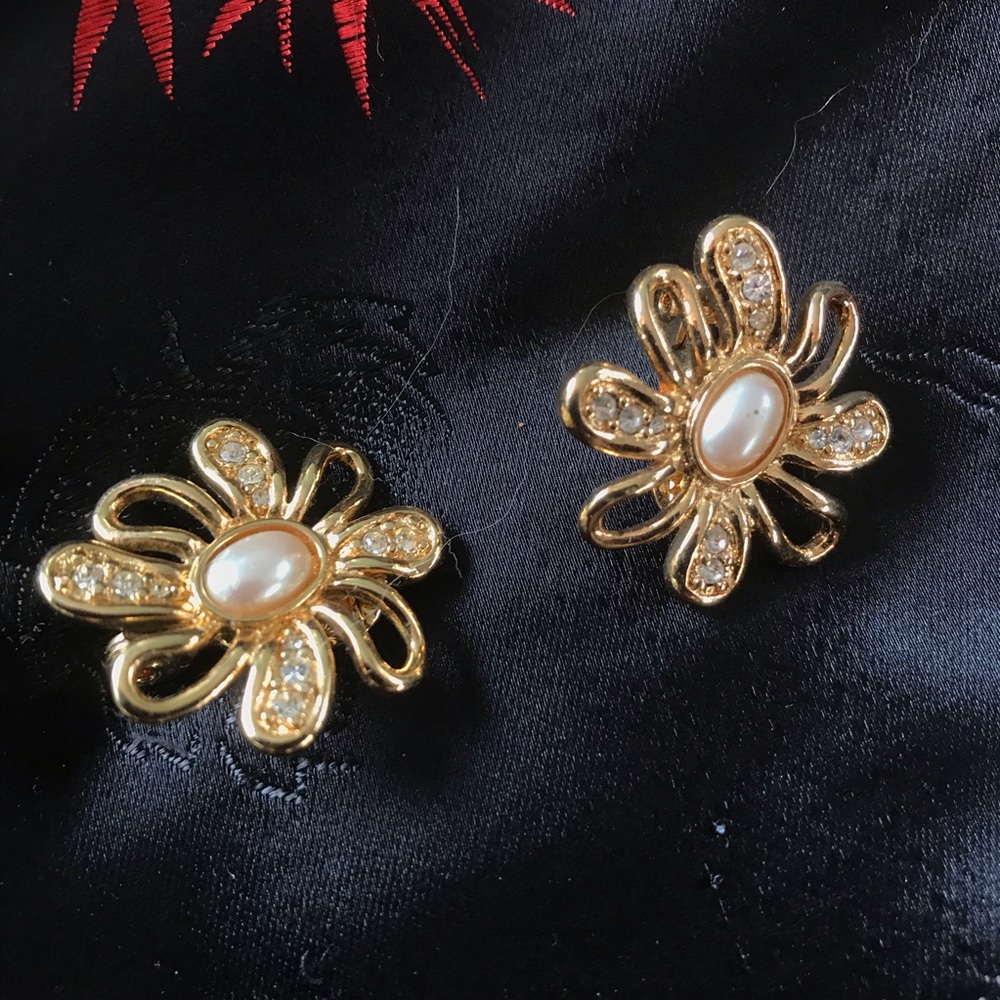 Vintage 1980s Monet Clipon Earrings